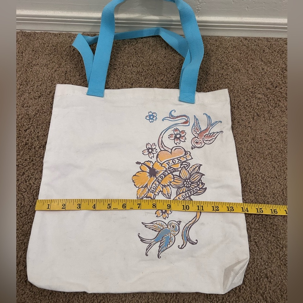 NWOT Roxy Vintage Tote with Blue Handles and Floral Design - Picture 2 of 6
